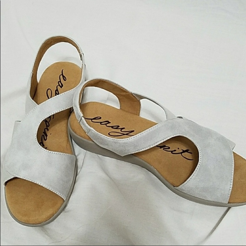 Easy Spirit sandals 👡